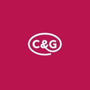 C&G-Logo in Weiss auf pinkem Hintergrund